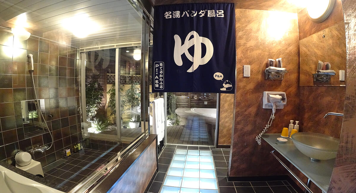 新宿歌舞伎町COLORFUL P&A：43種のコンセプトルームと露天風呂
